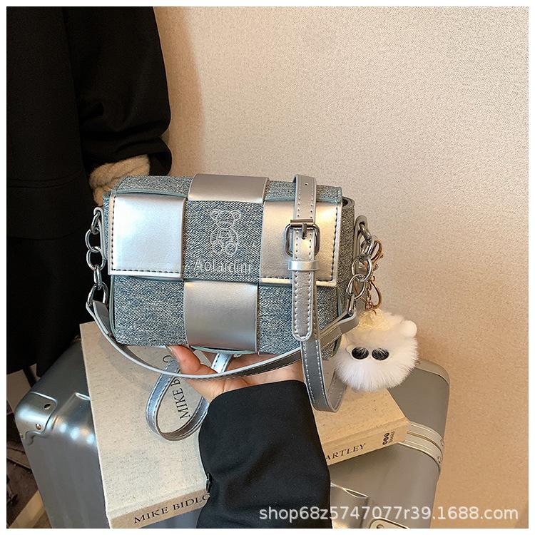 Niche design versatile crossbody bag women's 2025 new fashion contrast woven retro shoulder small square bag