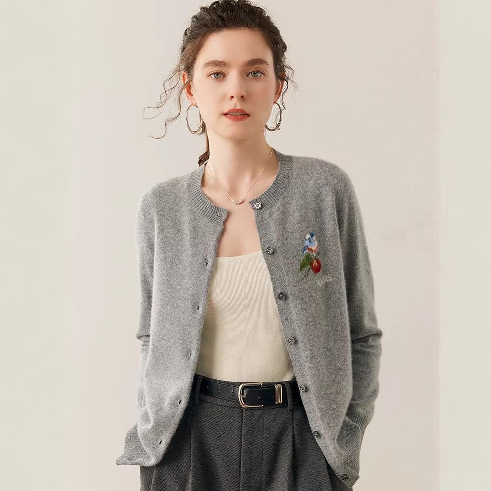 Women's Cashmere Round-Neck Sweater Cardigan - Loose, Cozy Autumn/Winter Knitwear.
