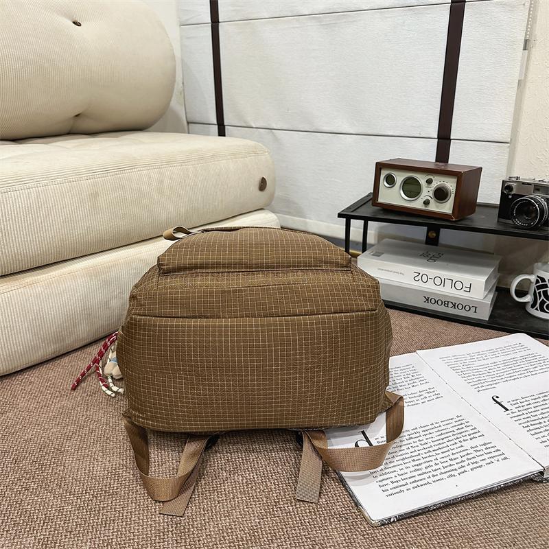 Vintage Plaid Backpack Large Capacity Lightweight School Bag for Junior High School Students