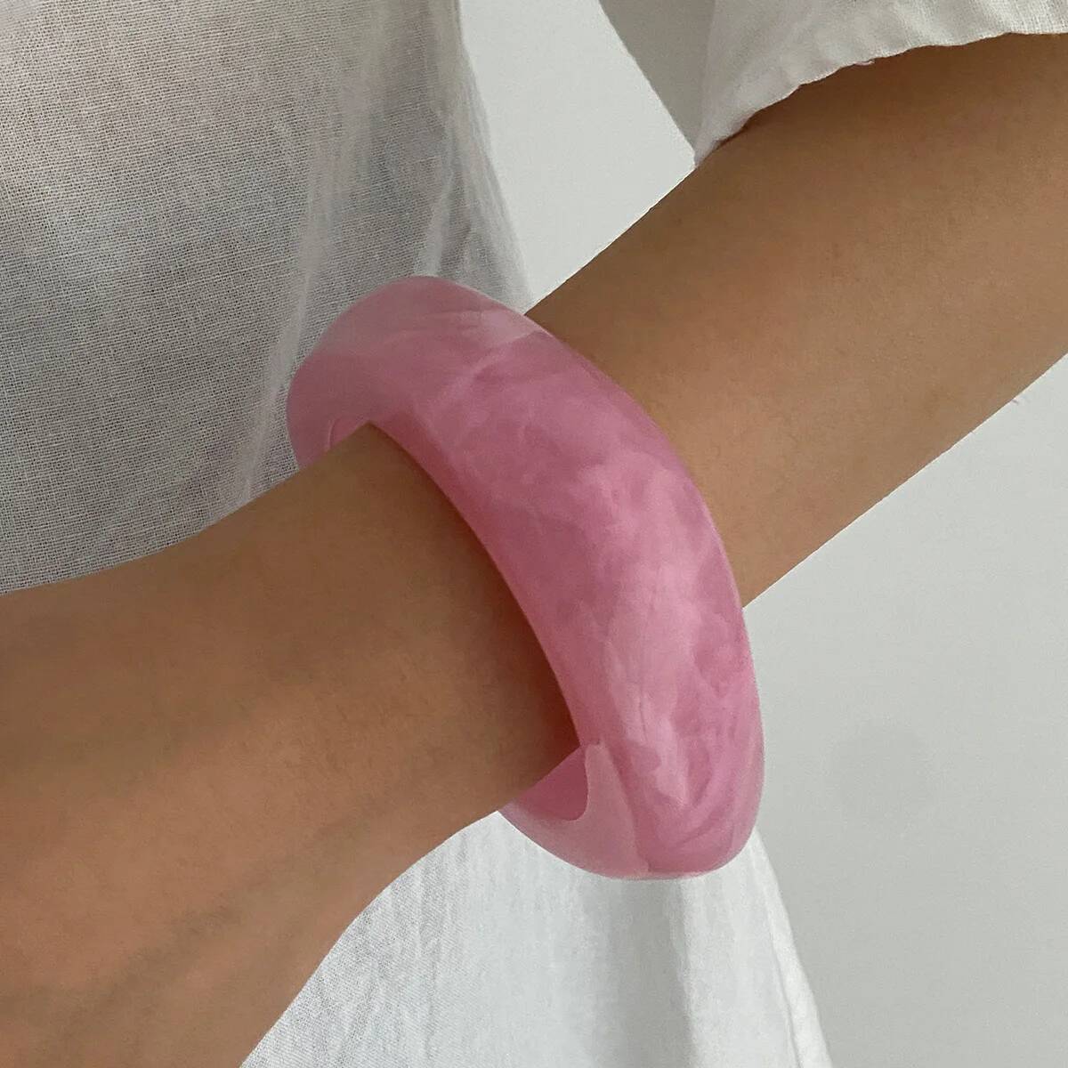 

Ingemark 3 Styles Exaggerated Resin Acrylic Thick Wide Bangles for Women New Hip Hop Springs Bracelets Daily Party Jewelry Gift