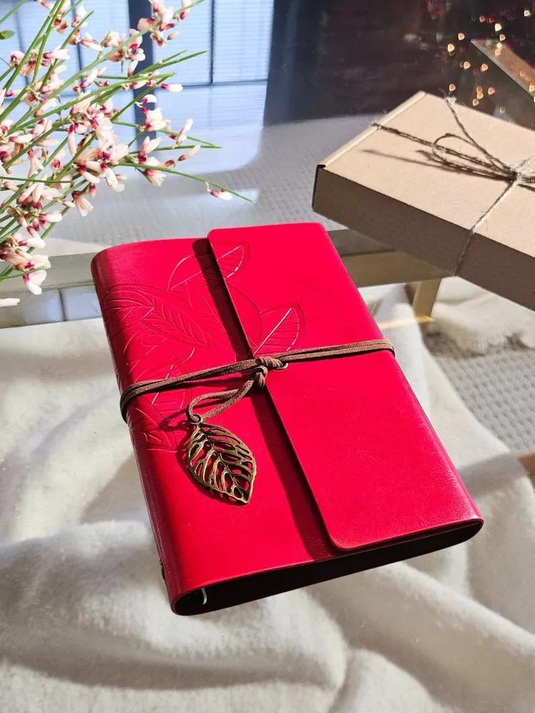 

Ретро блокнот тройного сложения с кольцевым механизмом, креативный студенческий блокнот формата А6 One Size красный