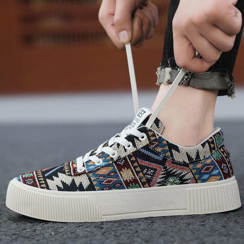 2026 Frühling und Herbst Nationaler Stil Trendige Herren Low-Top-Schuhe Retro Jacquard Koreanische Edition Vielseitig Große Größen Trendige Schuhe
