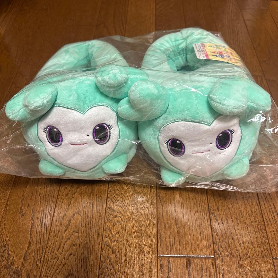 

[USED] TWICE LOVELYS Plush Slippers Mina