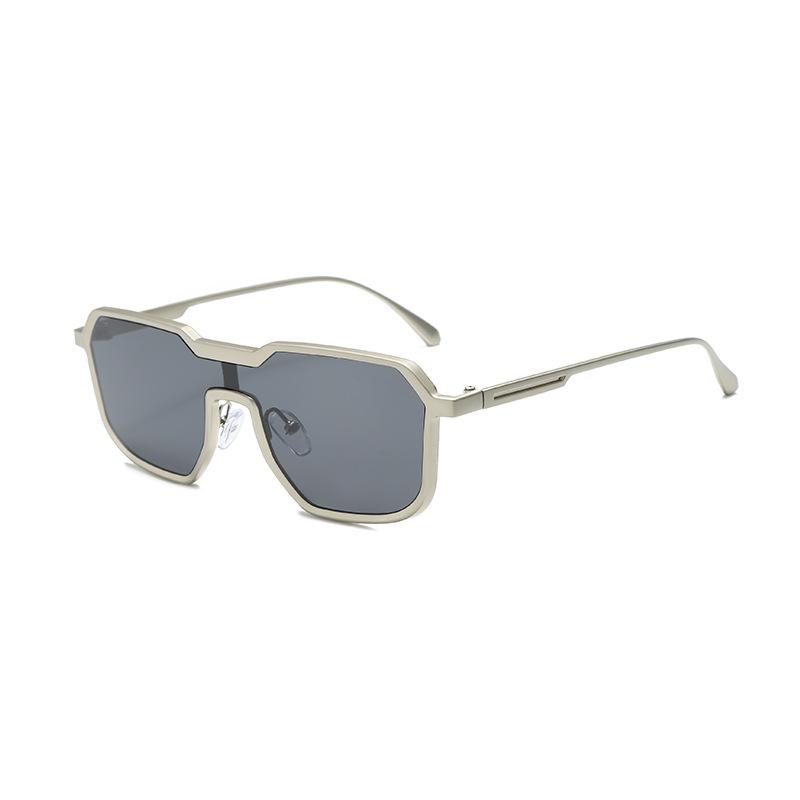 

New Steampunk Style Metal Sunglasses for Men Women Luxury Designer Irregular Sun Glasses