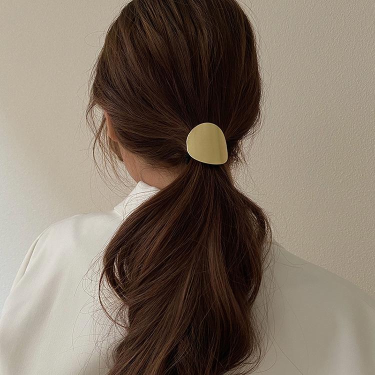 Elegant Metal Hair Clip: Stylish, Versatile Hairpin and Headdress with Simple, Trendy Design.