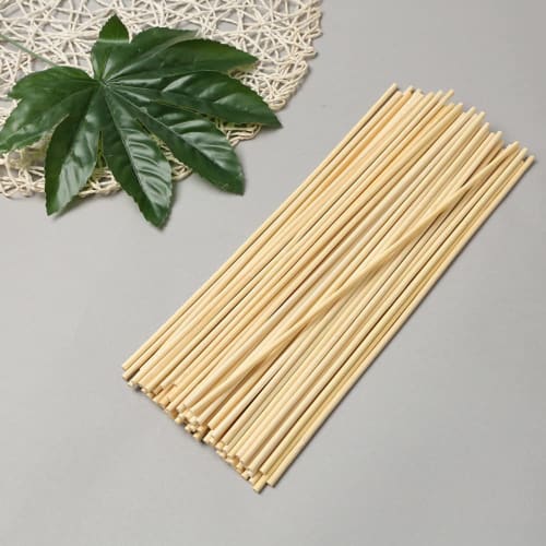 Mikankawa Plastic Model Painting Rods, Assembly Required, Bamboo Skewers, 35mm Alligator Clips, Handheld Rods, Alligator Clips for Part Painting (Set