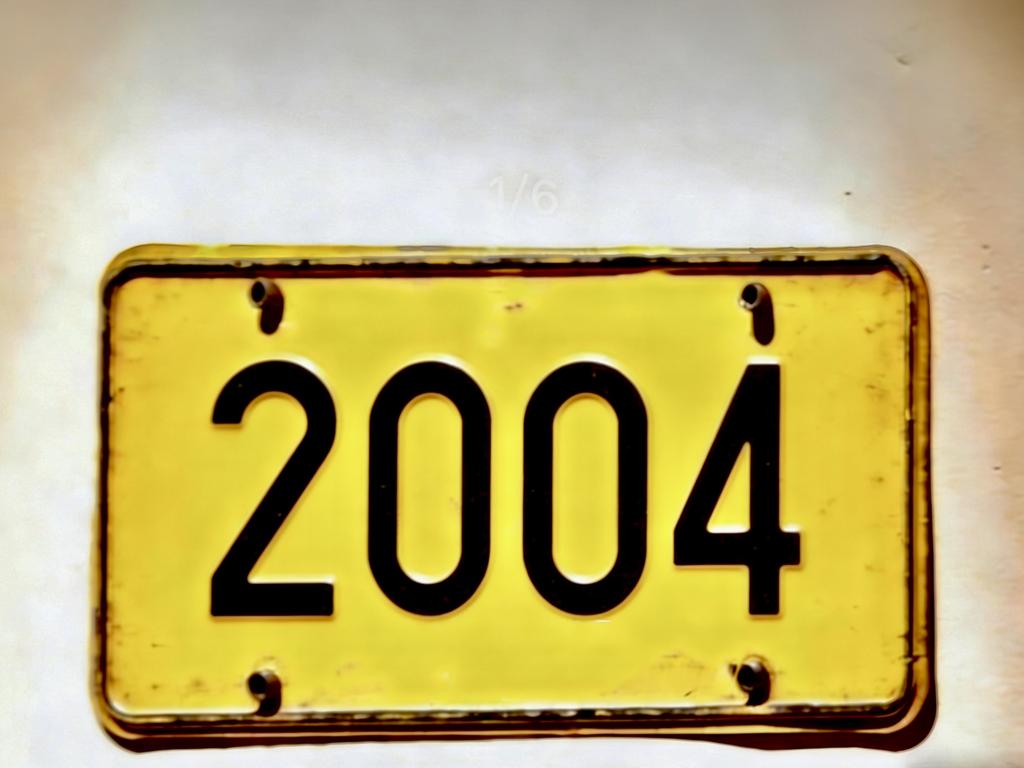 Vintage s Year Number Retro Yellow License Plate Pattern Aluminum Metal Painting High Definition Clear Print Bend Resistant