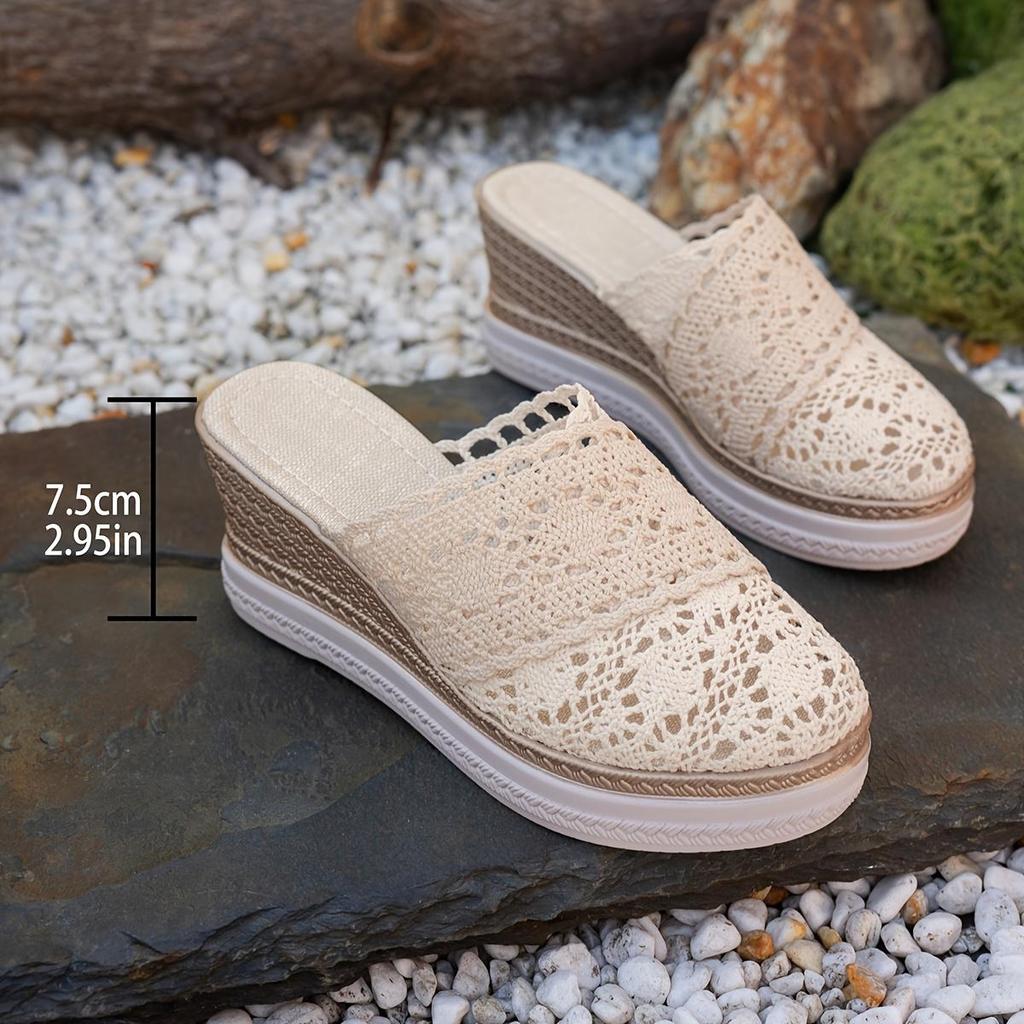 Mules de cuña sin cordones de verano para mujer | Parte superior de tela transpirable con puntera cerrada | Suela gruesa de PU | Diseño calado beige informal, zapatos tipo mule