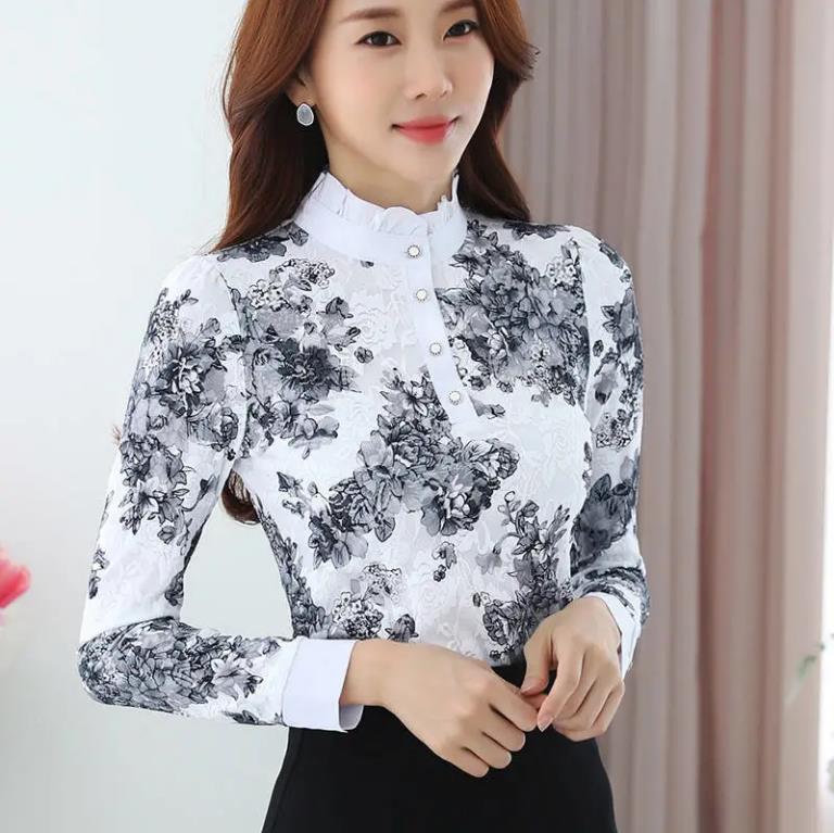 Female Autumn and Winter Plus Velvet Plus Size Ladies Lace Sweater Elegant Temperament Sweater Versatile Slim Casual Shirt