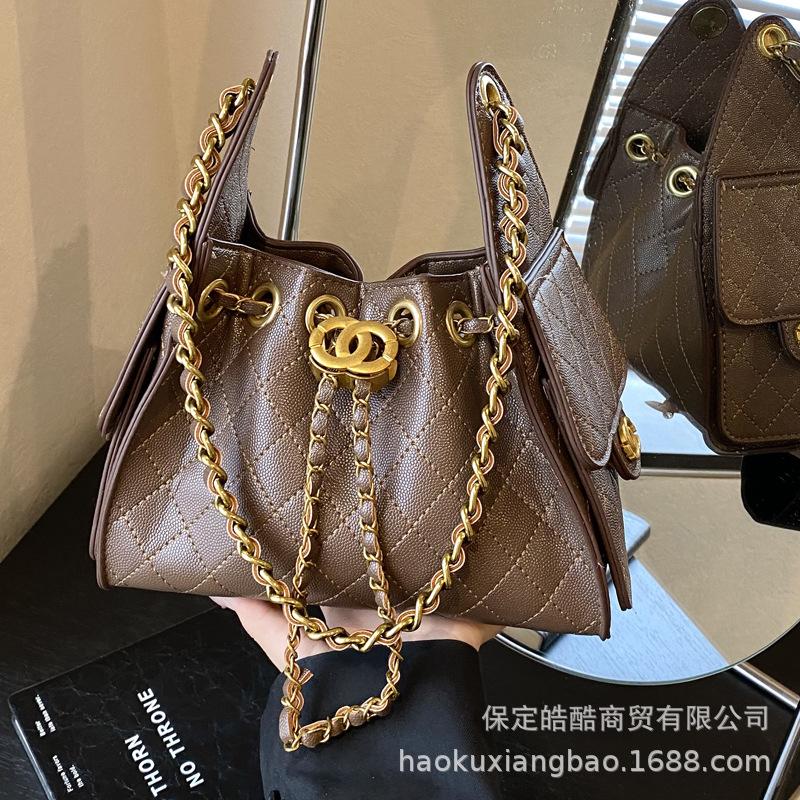 Rhombus Chain Bag Women's 2025 New Messenger Bag Autumn and Winter Niche Design Popular Shoulder Bucket Bag This Year