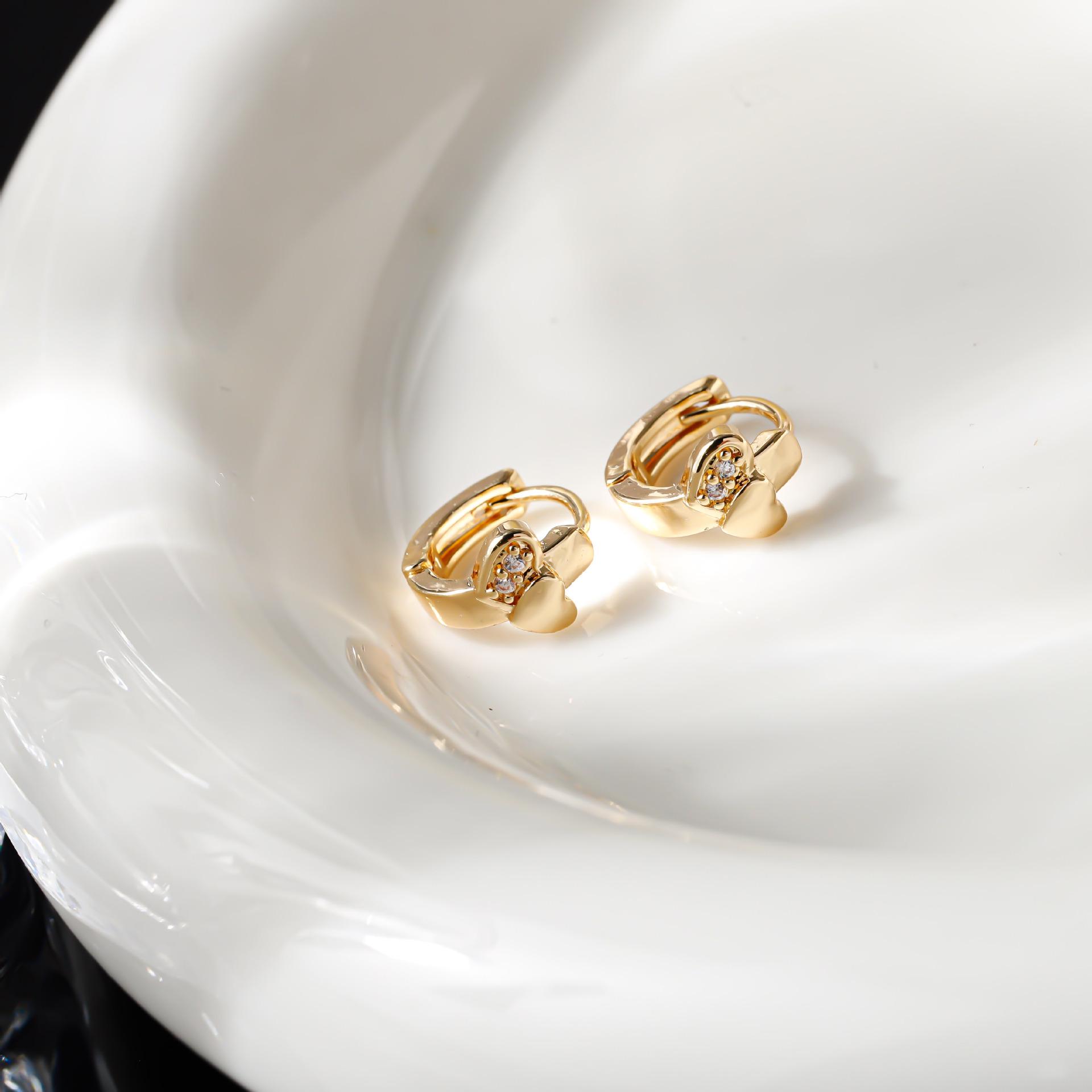 European  American Chic Double Heart Zirconia Earrings - Cool Metal, Micro-set Style, Simple  Trendy Japanese/Korean Design.