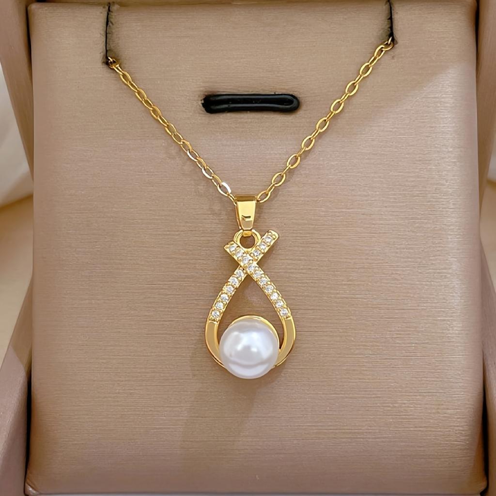 A women's fashion necklace with a faux pearl pendant,Versatile light luxury ocean style design necklace and earrings