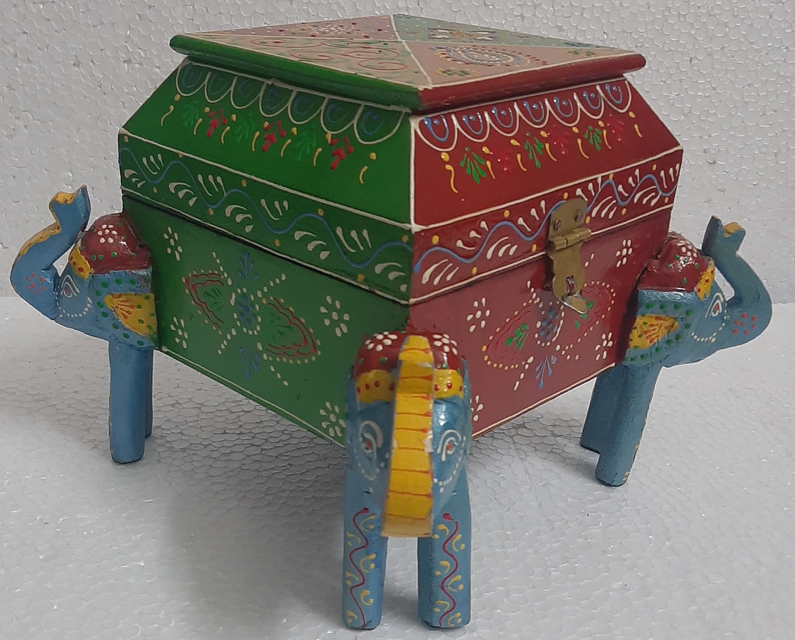 

Vintage Hand-Painted Wooden Elephant Box: Indian Jewelry Storage 16” X 8” X 24” (l x w x h) разноцветный