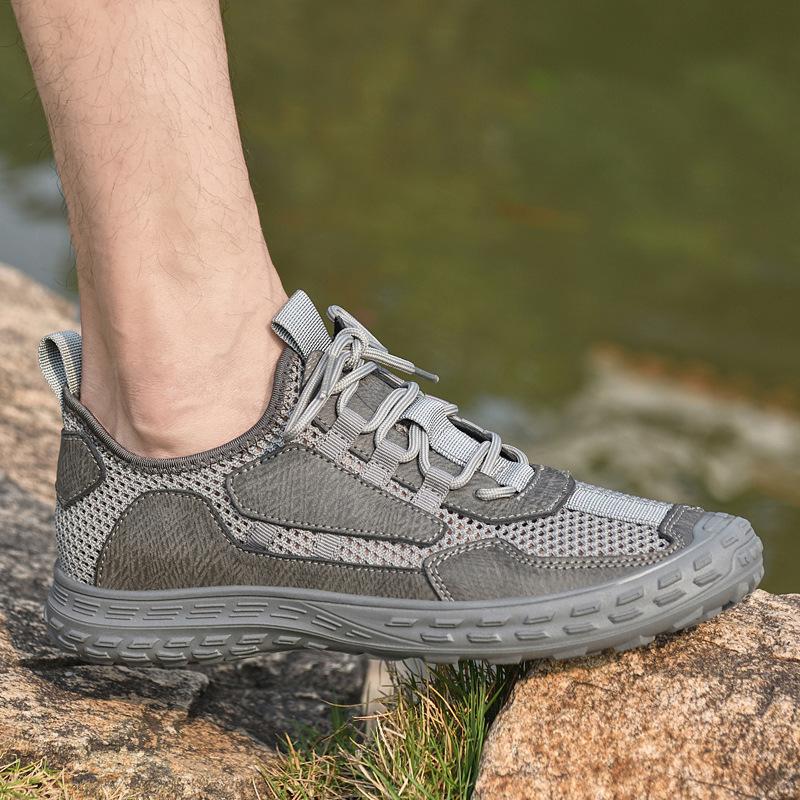 Men's shoes 2025 summer new men's refreshing mesh outdoor hiking shoes travel sports breathable fly-woven mesh shoes