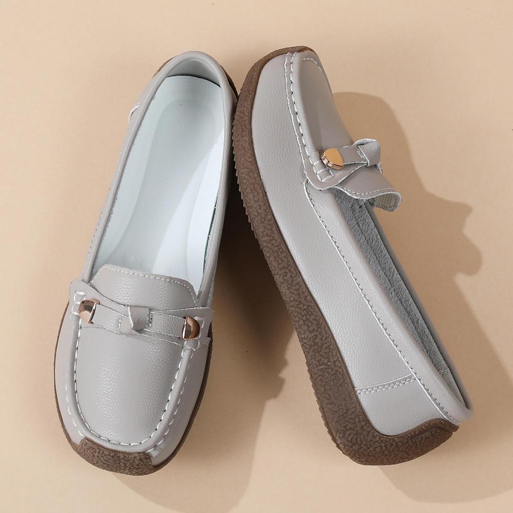 Plus Size Women's Slip-On Moccasins - Soft Sole, Lightweight, Casual Flats for Moms