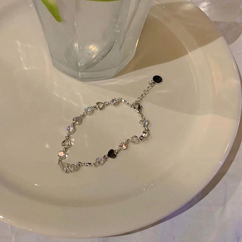 Zircon Ins Bracelets For Women Korean Fashion Sweet Girls Sparkling Hollow Heart Delicate Chain Bracelet Party Jewelry Gifts
