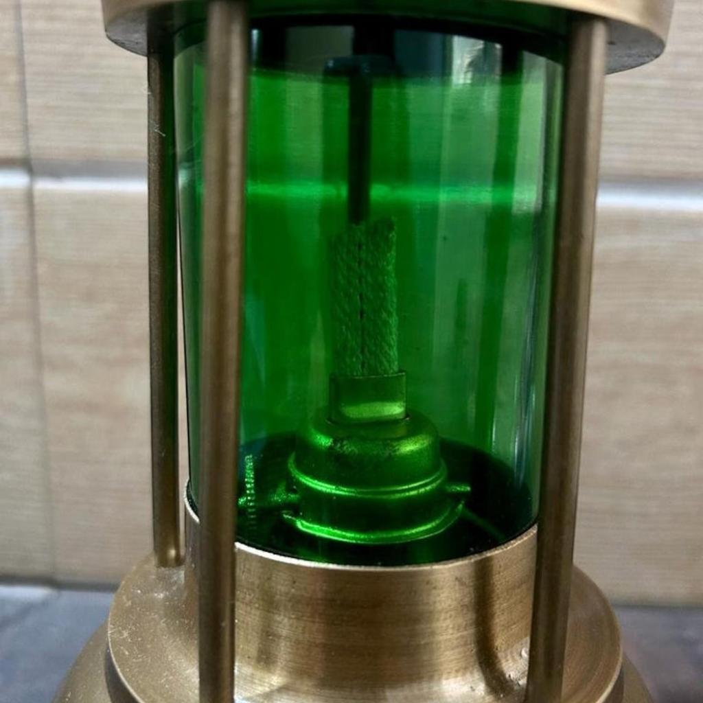 Messing Scheepslantaarn – Werkende Kerosine Olielamp | Maritiem Verzamelobject | Hangende of Tafelmodel Marinelamp | Klassieke Nautische Decoratie