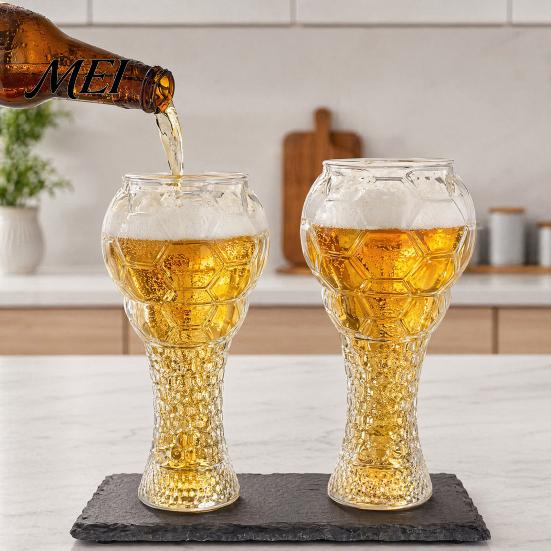 3D Relief Football Mug Soccer Trophy Glass, 400/600ml Capacity Beer Mug, Heavy Duty High Borosilicate Glass Shaped Pint Cup for Home Bar, Gift Sports