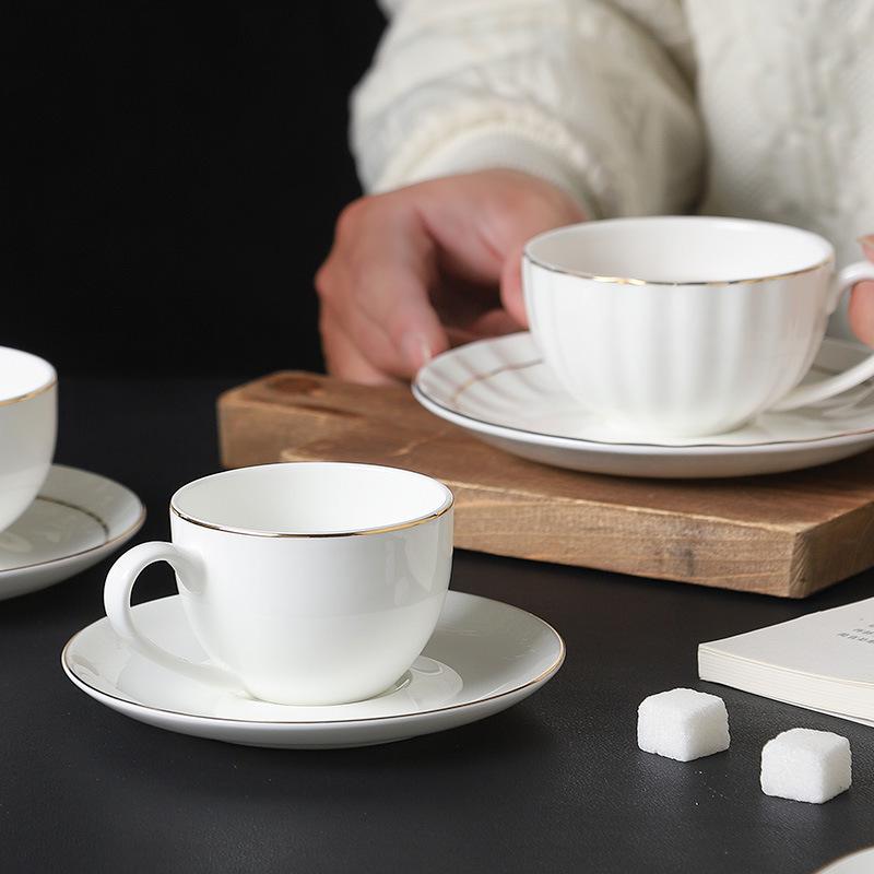 Caneca Porcelana de Osso borda dourada conjunto de xícaras de café luxo flor cerâmica xícara e pires inglês negócios Hotel utensílios de café americanos caneca