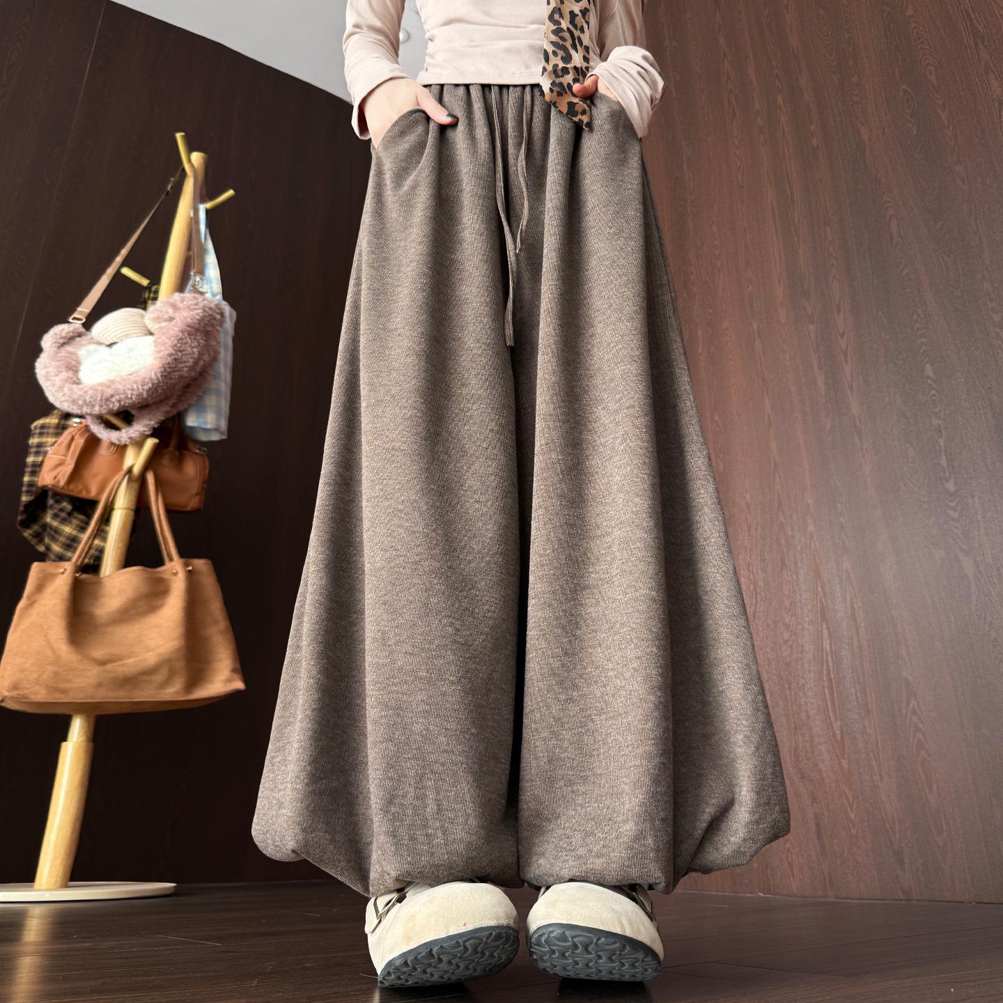 

Pink Lambswool Wide-Leg Skirt Pants for Women - Autumn/Winter Loose Fit with Plus Velvet and Lantern Design L