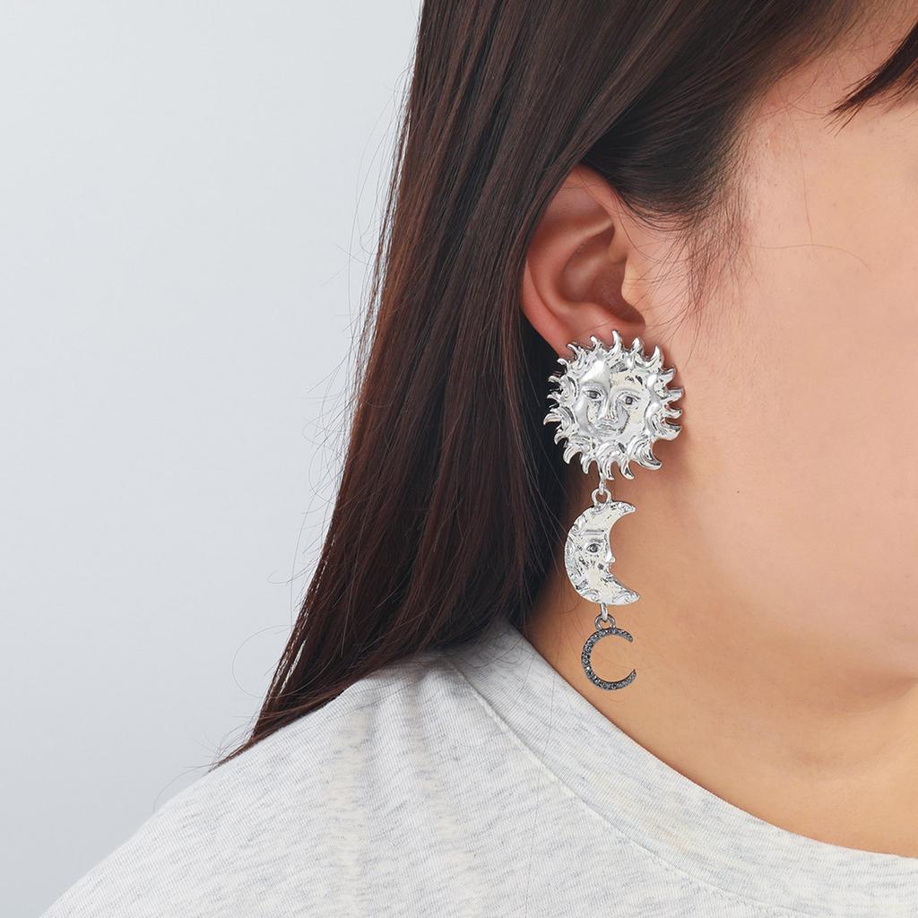 Artistic Sun And Moon Dangle Earrings Zinc Alloy Drop Earrings Sun Moon Ear Studs For Beach Vacation Party Outfit