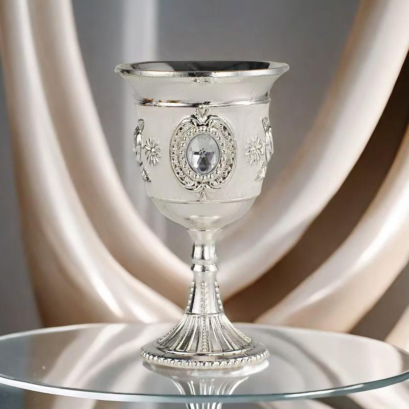 Zinklegierung ist ein hohes Weinglas, eine halbe Tael Baijiu-Tasse, Haushaltsornamente, hochwertiges doppeltes Biss-Weinglas