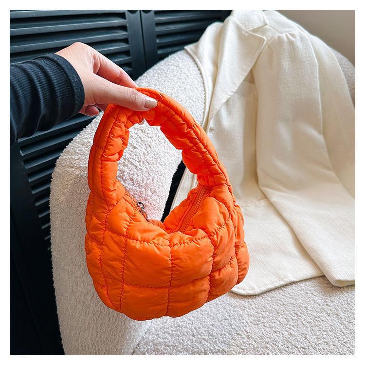 

Korean pleated bag plaid cloud bag underarm bag 2025 new down design foreign fashionable mini handbag оранжевый