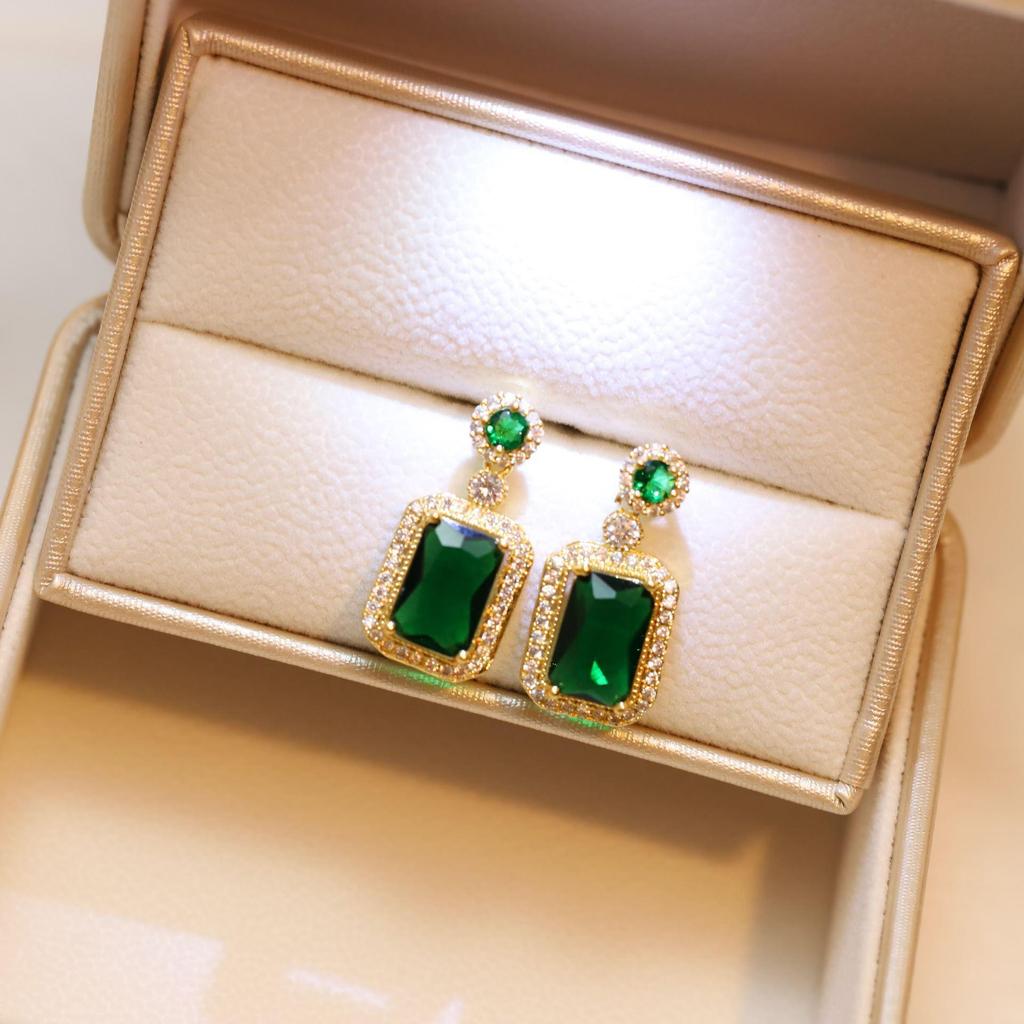 Emerald Crystal Earrings Necklace Ring Set Fashionable Retro High-End, Elegant Light Luxury Style