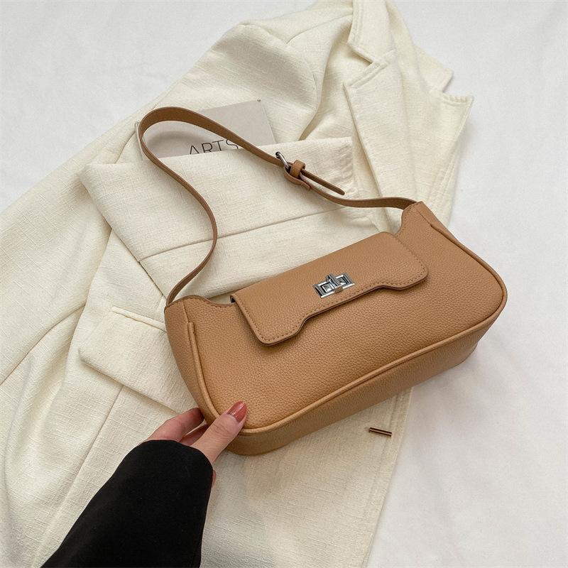 Niche Design Small Square Bag Winter New Bag Women's Fashionable Personalized Shoulder Bag Casual Commuter Underarm Bag