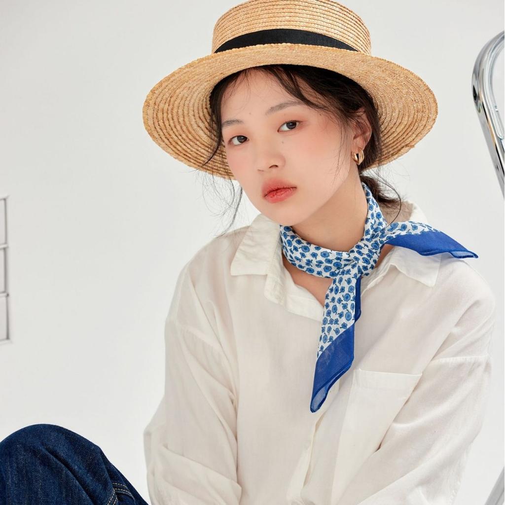Spring, Autumn And Summer Ins Small Square Scarf Women'S Versatile Decorative Literary Korean Small Silk Scarf Thin Scarf Gauze
