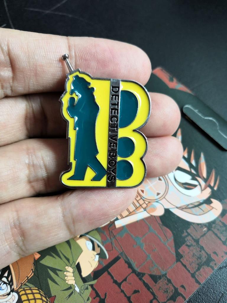 Cosplay Detective Boys Detectives Club Anime Alloy Theater Costume Cosplay Gift for Includes 2 Zipper Clasps Badge, Badge, Communicator, Brooch, Prop,