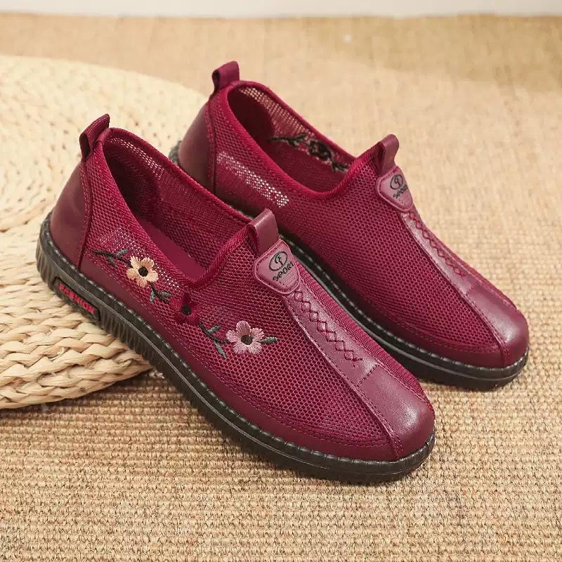25 Years Old Summer New Old Beijing Cloth Shoes Women's Mesh Shoes Non-slip Soft Sole Breathable One Pedal Middle-aged and Elderly Mother Shoes