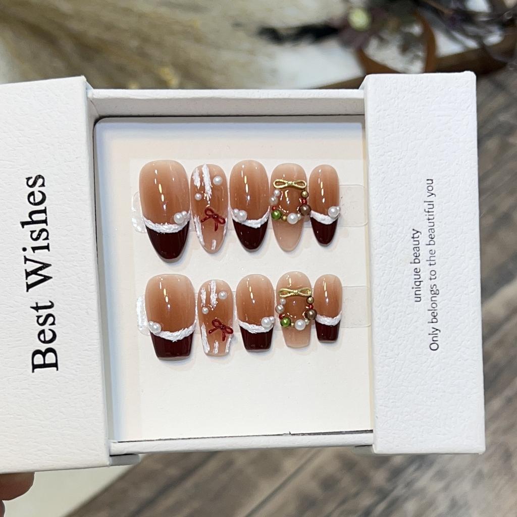 Neujahr Weihnachten Rüstung tragen High-End Nude Wange Burgunder Französisch Gips Nagelkunst Schleife Falschnagel Abnehmbar