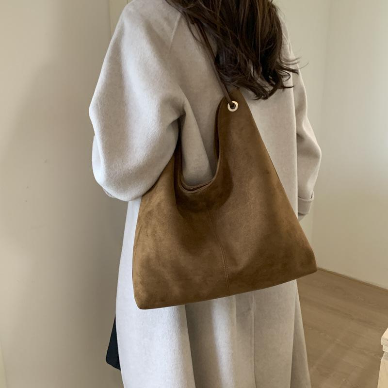 Commuter large-capacity tote bag women's 2025 new trendy autumn and winter high-end retro shoulder bag fashionable women's bag