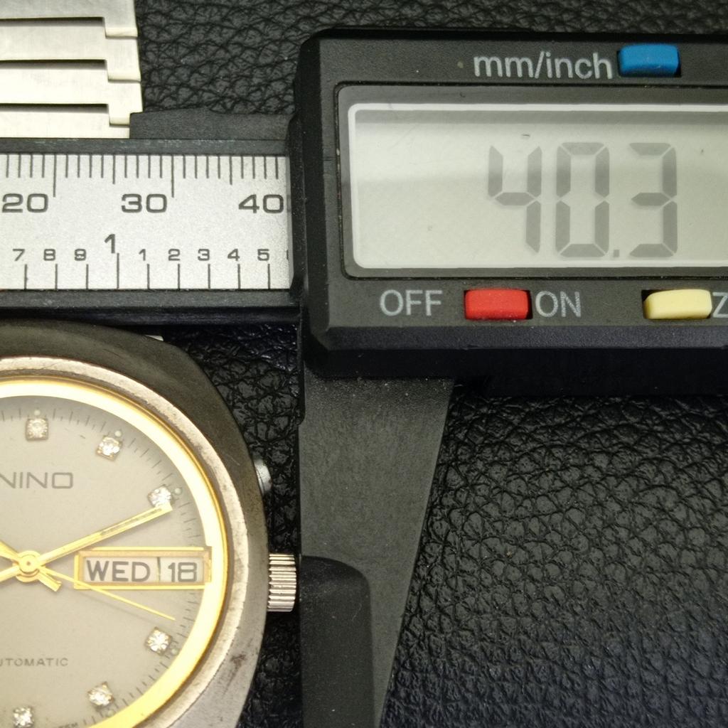 GENUINE VINTAGE NINO CRYSTAL AUTOMATIC SWISS MENS ORIGINAL DIAL WATCH A702478-5 R124-a702478