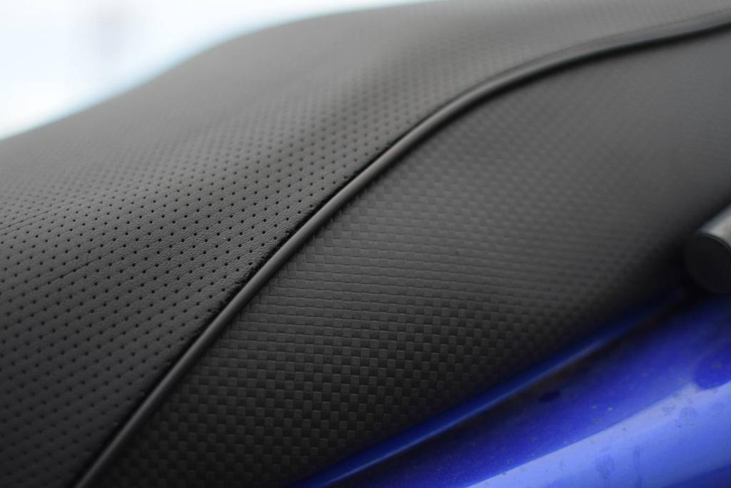 Made In Premium Embossed Fabric Custom Seat Covers for XJR400 Model In Black with a Saddle Cover Japan, (later RH02J) Carbon-look (RH02J-CR/BK).