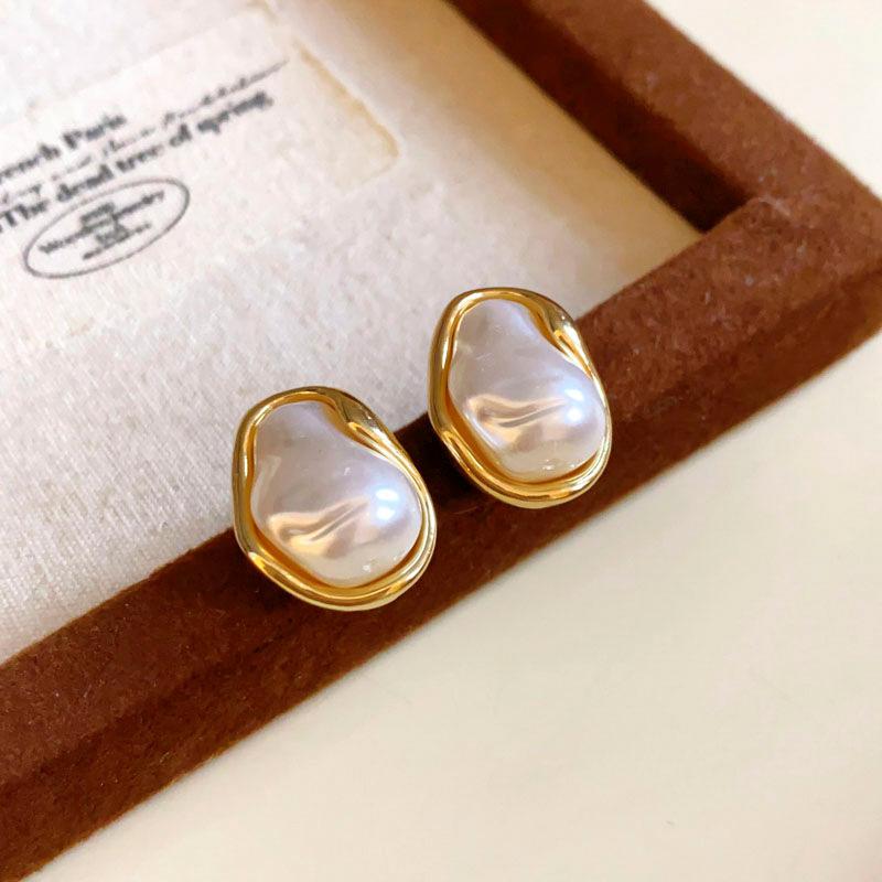 Silver needle pleated artificial pearl stud earrings French retro high-end earrings irregular fashion personalized earrings women