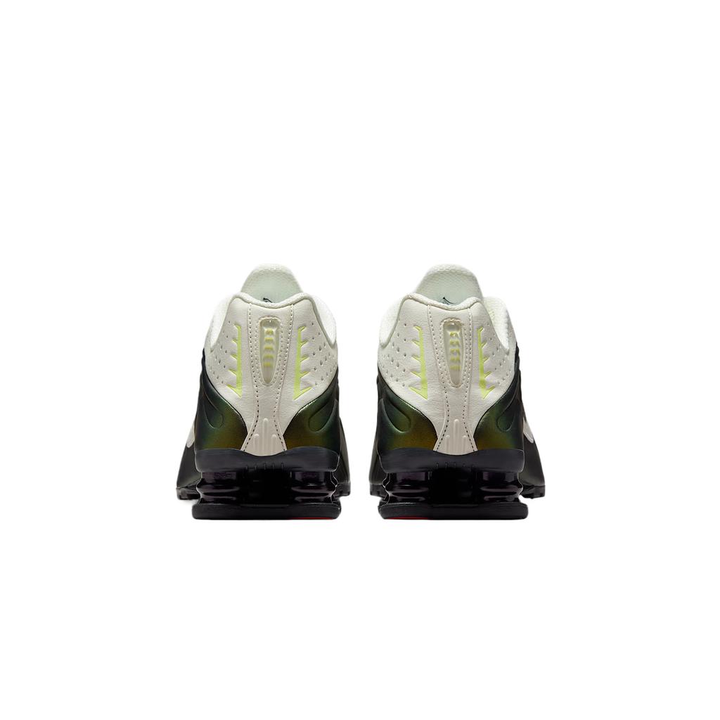 Nike Shox R4 Sail Light Lemon Twist Off Noir Sneakers da Donna Verde Lt-Lemon-Twist-Off-Noir IB8062-133