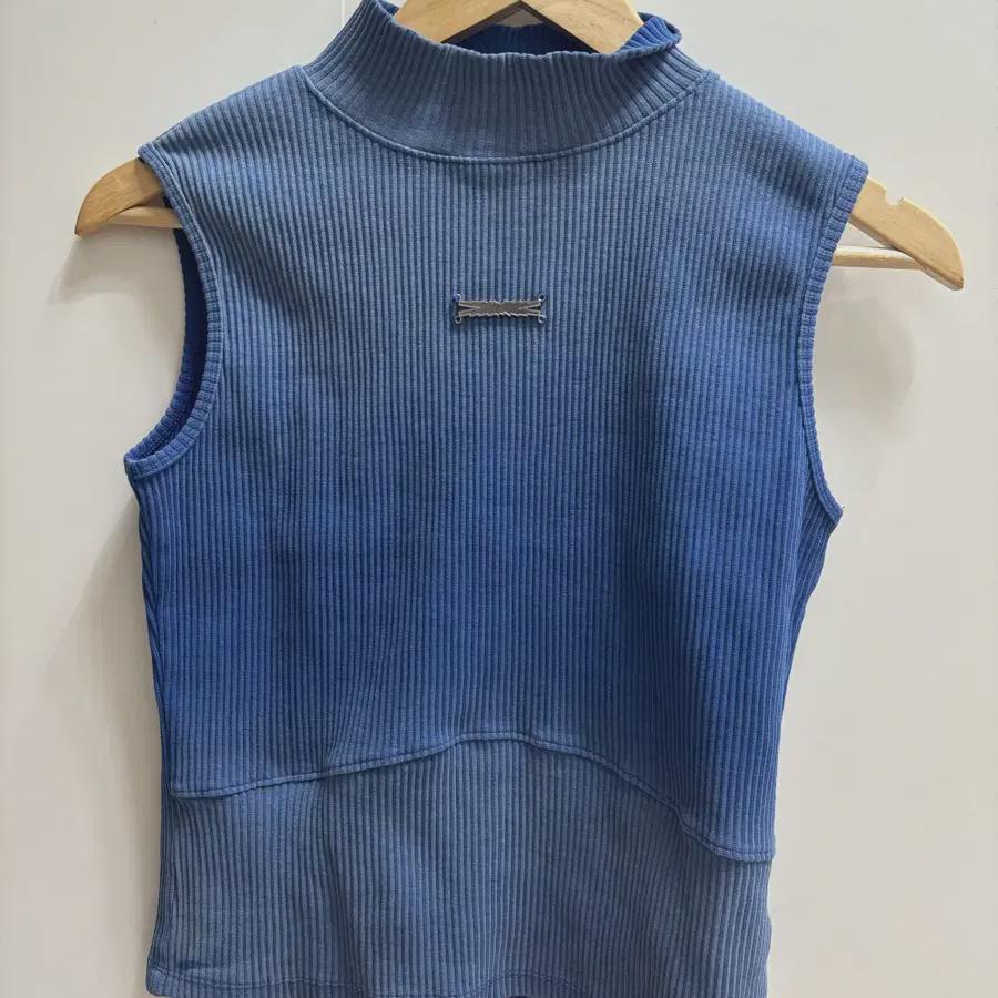 

Официальный товар от Le Sserafim Kazuha High Neck