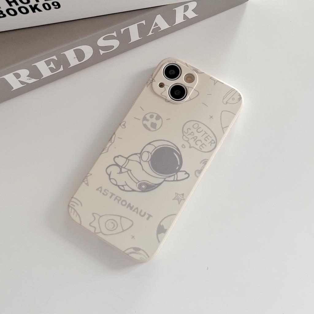 Phone Case Space Astronaut Pattern for iPhone 13 6.1 inch Precise Cutout Phone Shell Cover