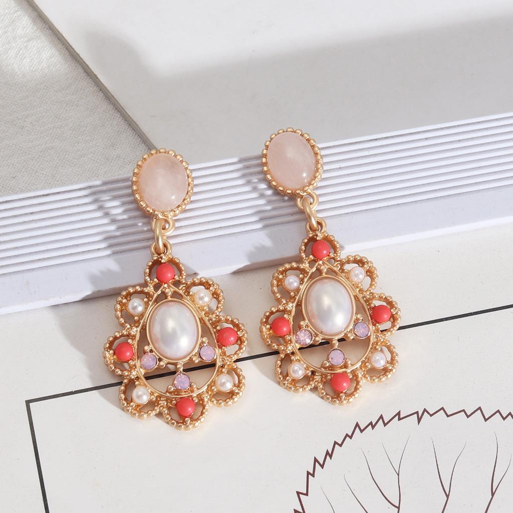 Trend Design European and American Jewelry, Retro Court Style Personalized Trend Style Hollow Fashion Medieval Earrings Women