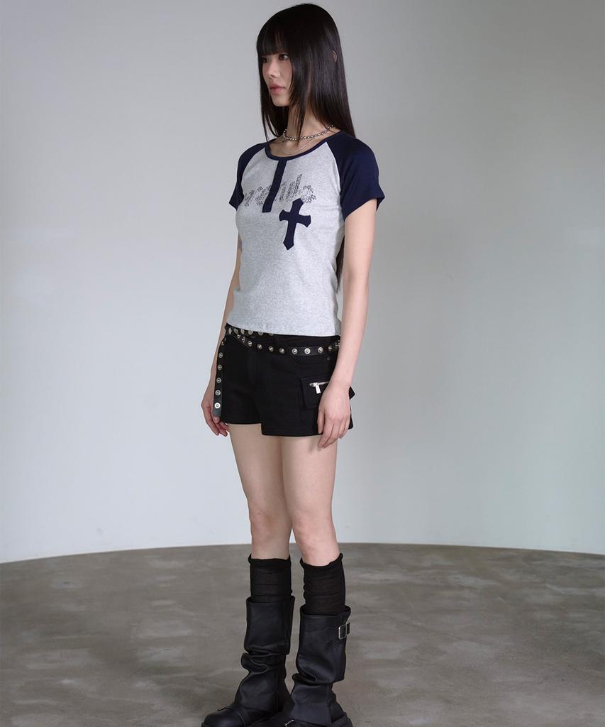 PRENDA Cross Applique Raglan Short Sleeve Gray