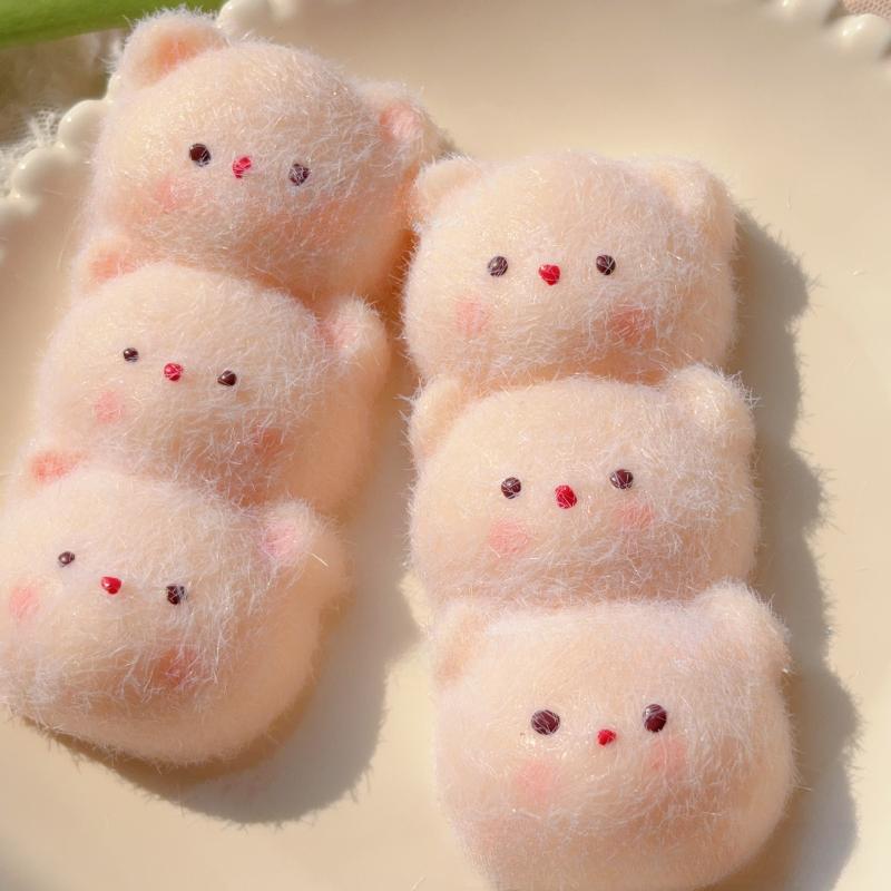 Kawaii Plush Bear Squeeze Toy Ooze Low Rebound Relief Stress Fingertip Decompression Toys Birthday Party Soft Squishy Gifts