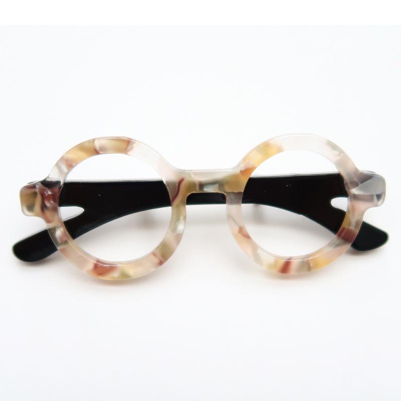 Yi'ai Bestseller: European-American Eyeglass-Shaped Acrylic Brooch - Unique Style Corsage Accessory