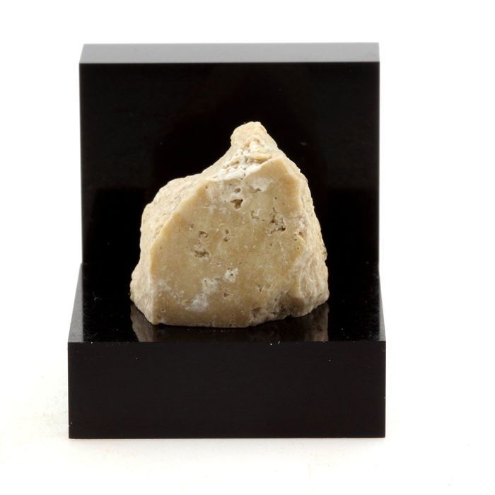 Pierres et Minéraux. Traonyx. 32.40 ct. Italie.