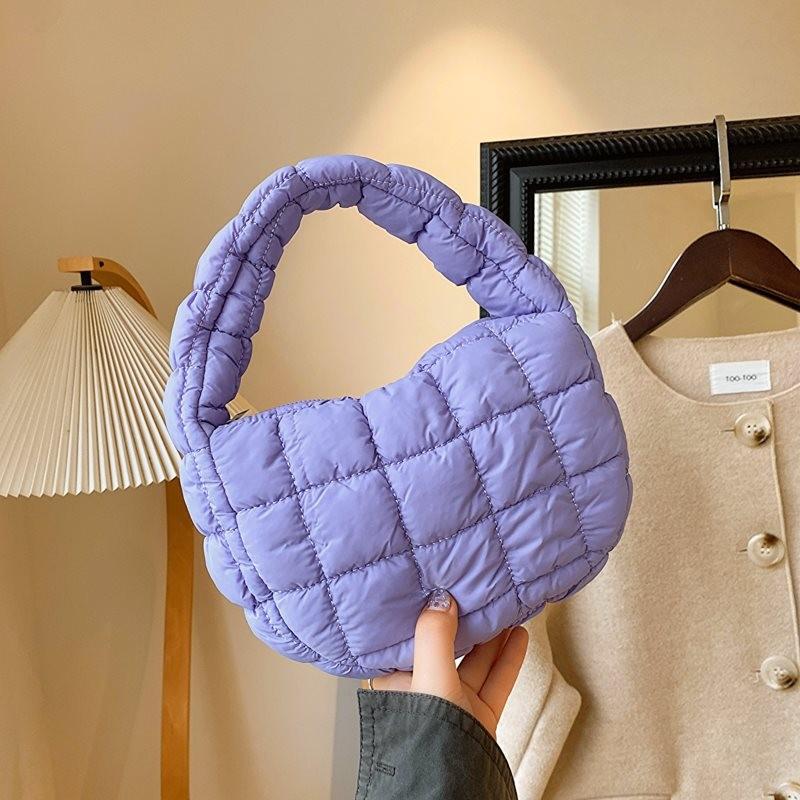 Fashionable Unisex Korean Cloud Handheld Bag In Various Colors With Chic Quilted Texture