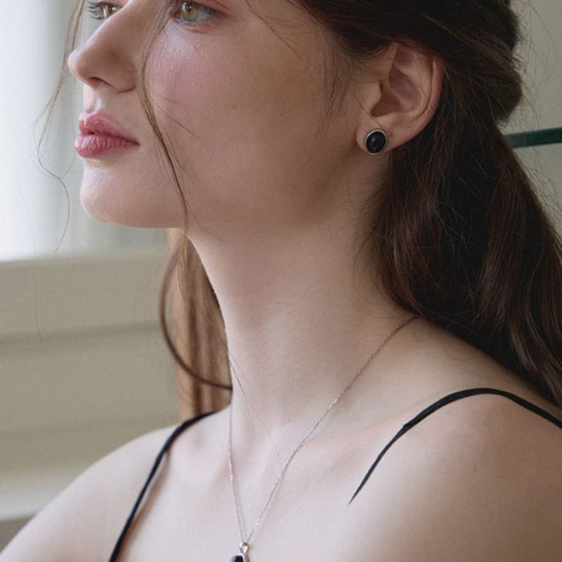 byweekend Onyx circle necklace