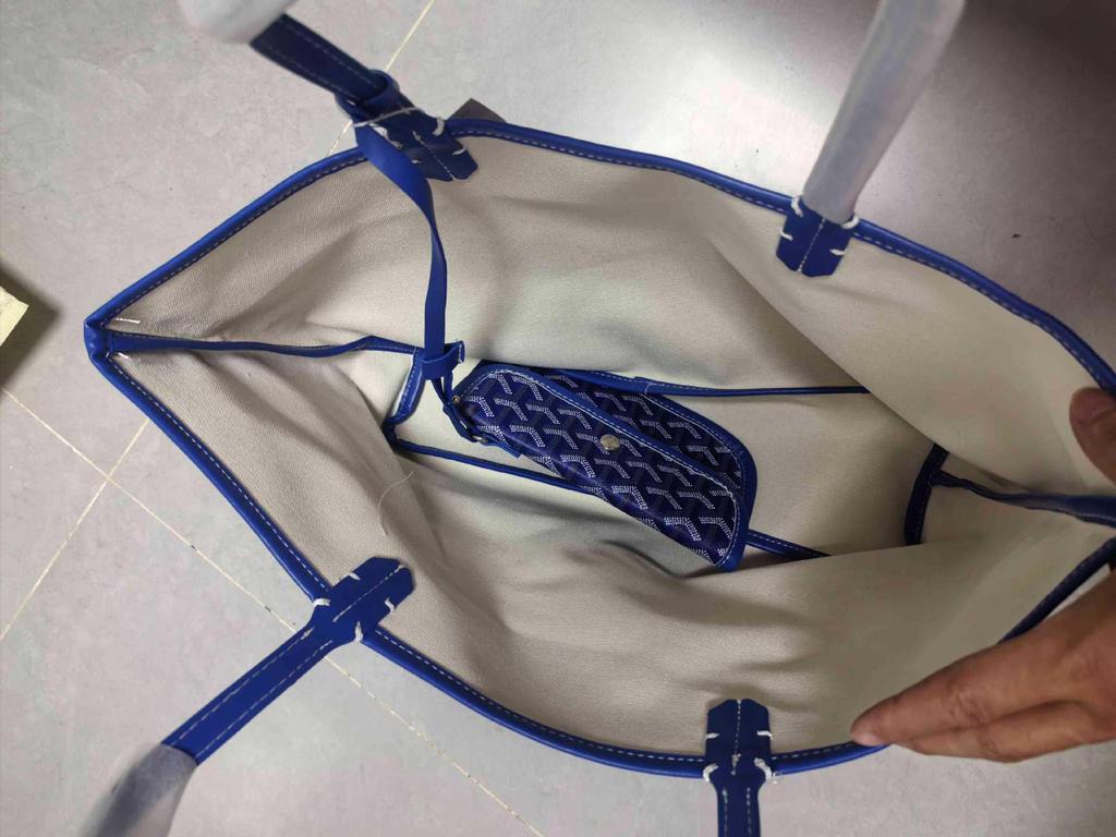 Goya Women's Large Capacity Fashion Commuter Tote Bag