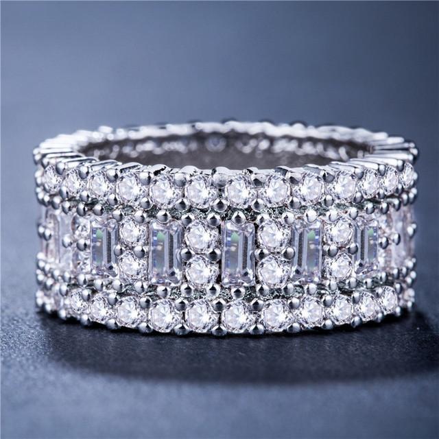 2 st Brudset Eleganta Ringar För Kvinnor Bröllopsförlovning Modesmycken Med Full Glänsande Cubic Zircon Kvinnlig Ring