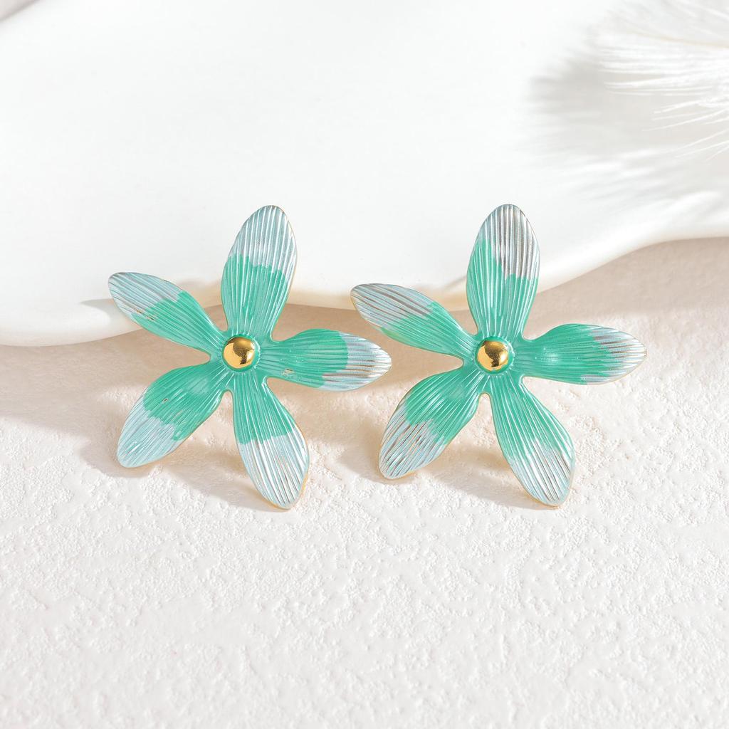 Gradient Flower Stud Earrings: Sweet, Lively, Trendy Titanium Steel for Women